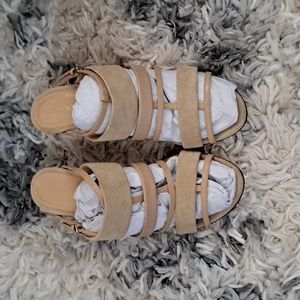 NWOT SERGIO ROSSI LADIES SCRAPPY SANDALS